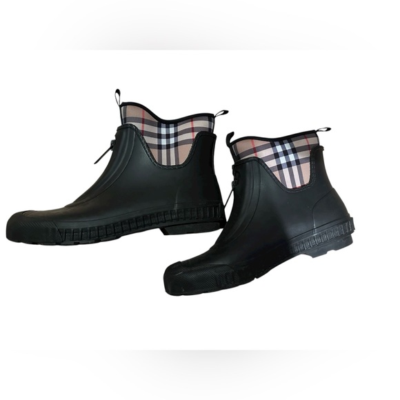 Burberry Black Rubber Ankle Boots size 40/9 - Picture 2 of 5